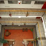 Hotel Del Prado Hometown